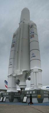 IMG_5122-IMG_5123_Seppo_and_Arianne5_launcher_during_fieldtrip