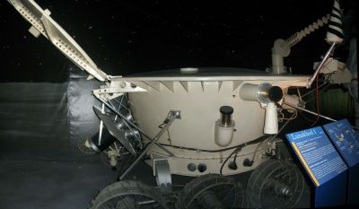 IMG_5196-IMG_5198_Lunakhod1_on_fieldtrip