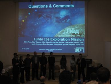 Students_presenting_img_5533