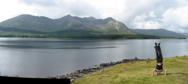 IMG_7001-IMG_7002_Seppo_headstanding_in_Ireland